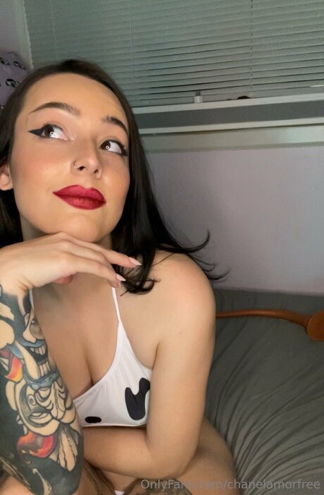 Chanelamorfree OnlyFans
