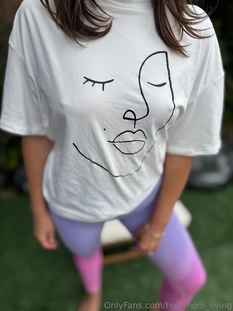 Hot Mom Living Brüste OnlyFans