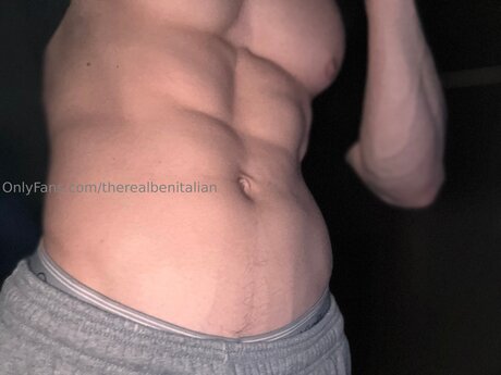 Therealbenitalian Nackt auf OnlyFans