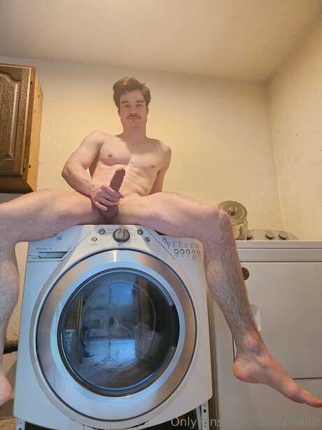 Zanephallic Nacktbilder von OnlyFans