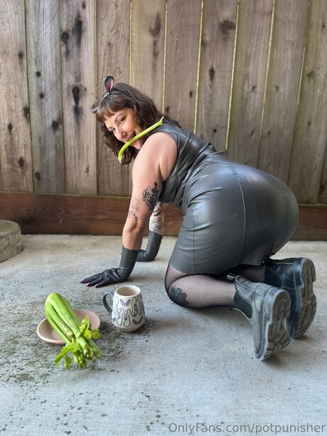 durchbohrte onlyfans schön Galerie