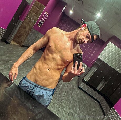 2h 3x Nacktbilder von OnlyFans