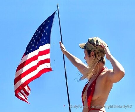 Lovelylittlelady92 OnlyFans Nackt Content
