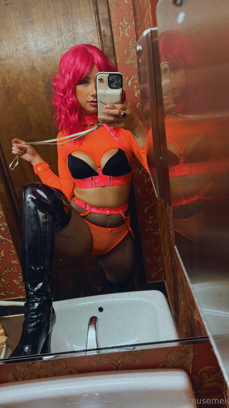 Divinemusemel Leak von OnlyFans