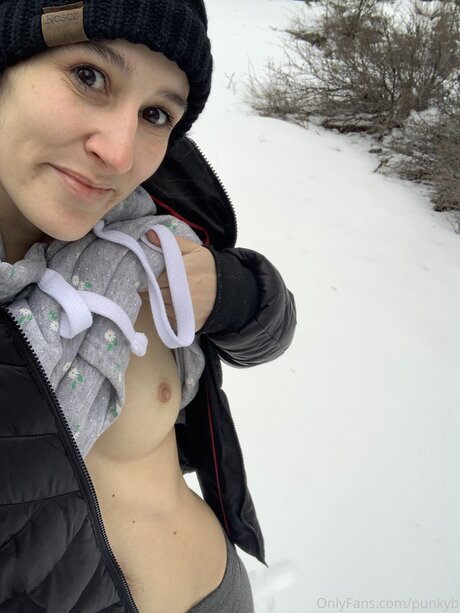 Punkyb Nacktpornos auf OnlyFans
