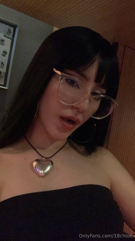 18chloe Nackt auf OnlyFans