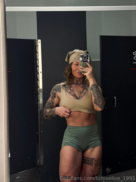 Lizlovelive 1995 Nacktbilder von OnlyFans geleakt