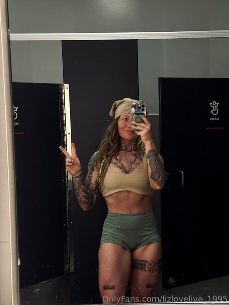 Lizlovelive 1995 Nackt OnlyFans