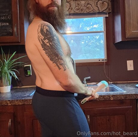 Hot Beard OnlyFans Nacktbilder