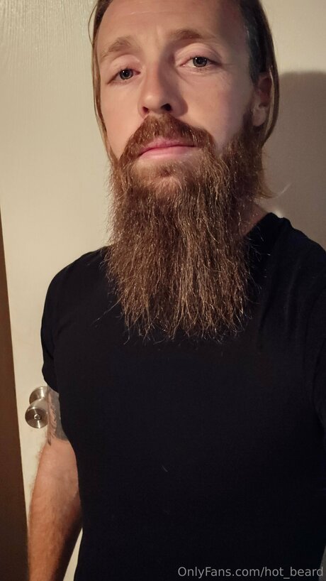 Hot Beard OnlyFans-Inhalte