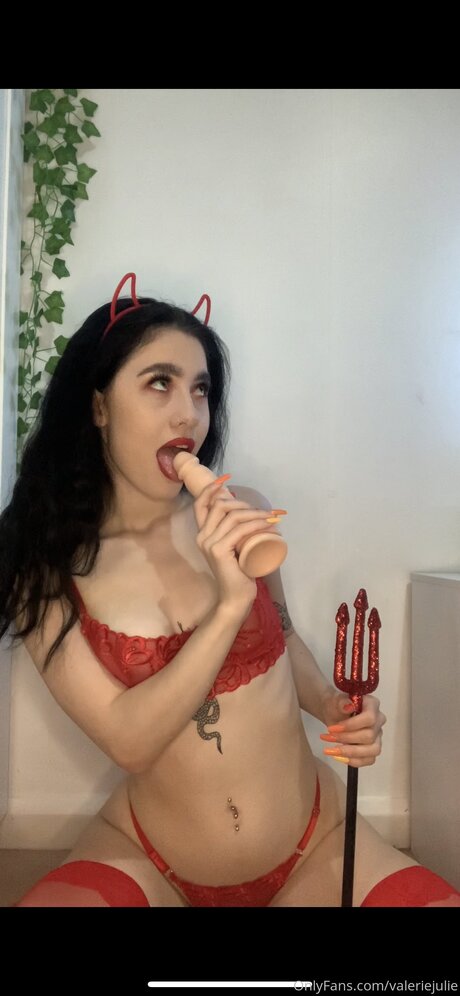 Valeriejulie Nacktbilder von OnlyFans