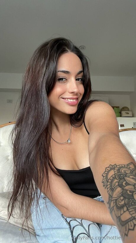 Hottie Mari Leaks von Nacktbildern auf OnlyFans