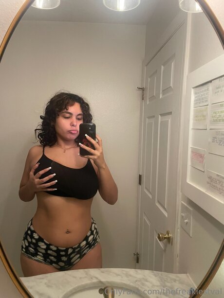 Thefreakiestval Nacktbilder OnlyFans Geleakt