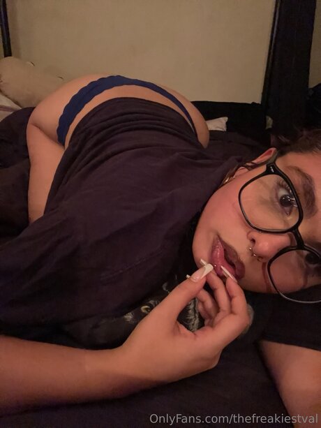 Thefreakiestval OnlyFans Pornografie