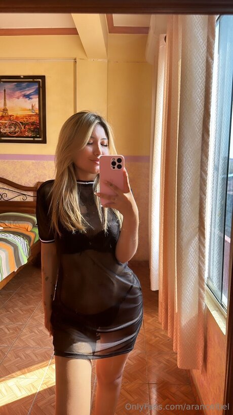Arancelbel Nacktpornos auf OnlyFans