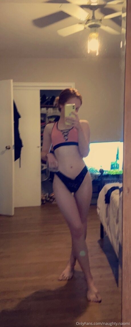 Naughty Naomi OnlyFans Nacktbilder geleakt