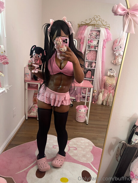 Buffholic Füße OnlyFans