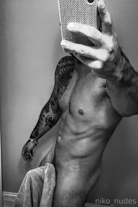 Nikos Nudes NurlyFans-Brüste
