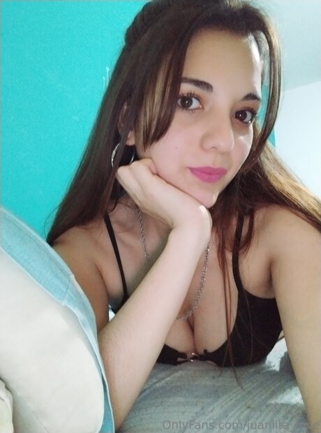 Juaniita Love OnlyFans Strip