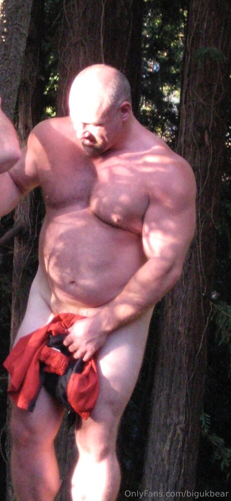 Bigukbear OnlyFans Sextape