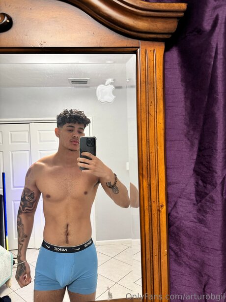 Diegobgil OnlyFans Model Bilder