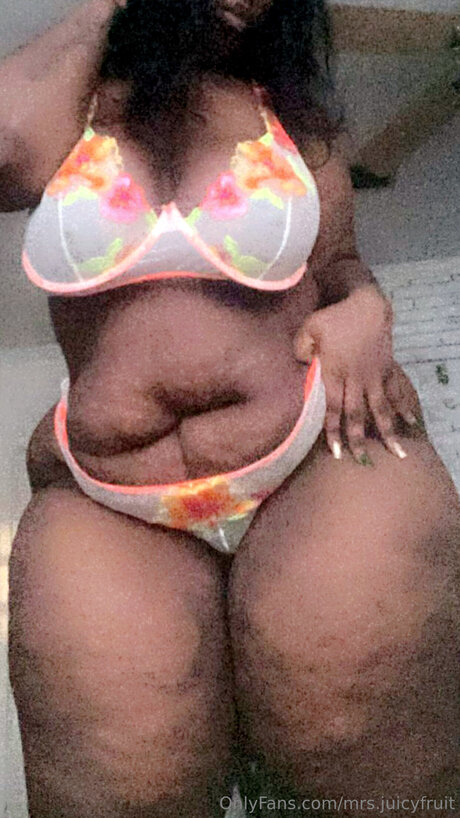 Mrs Juicyfruit Nacktbilder von OnlyFans