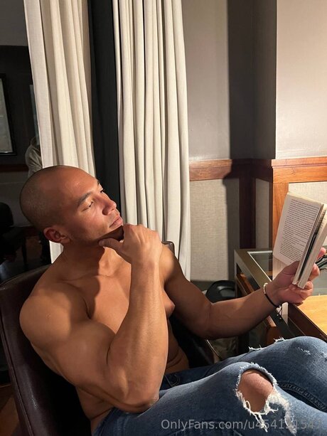 Dwayne Johnson Jr OnlyFans geleakte Brüste