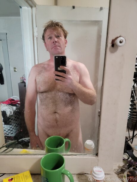 Gordo7719 OnlyFans Striptease