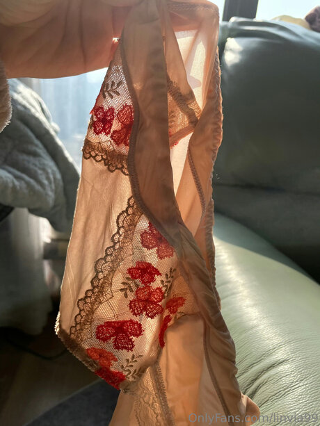 Linviaslair OnlyFans Strip