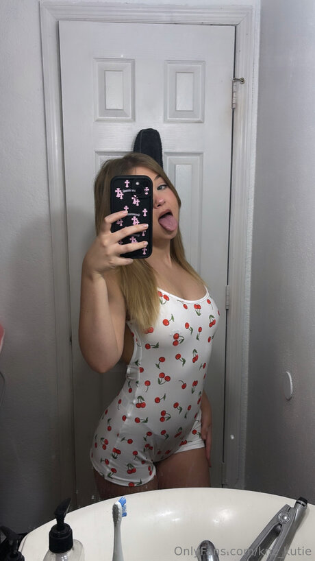 Knz Kutie Nacktbilder von OnlyFans geleakt