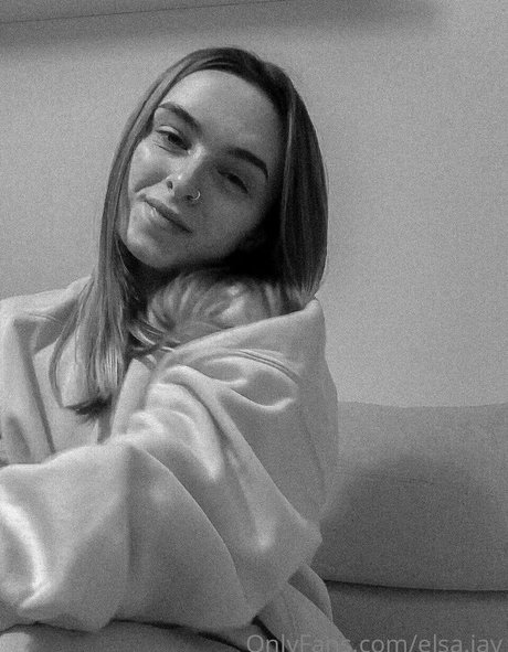 Elsa Jay OnlyFans-Leak