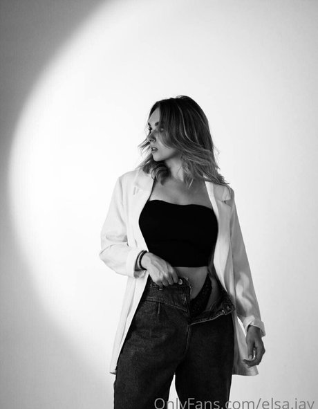 Elsa Jay OnlyFans Beiträge