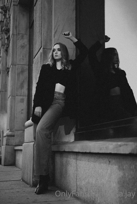 Elsa Jay Nacktbilder OnlyFans Leaks