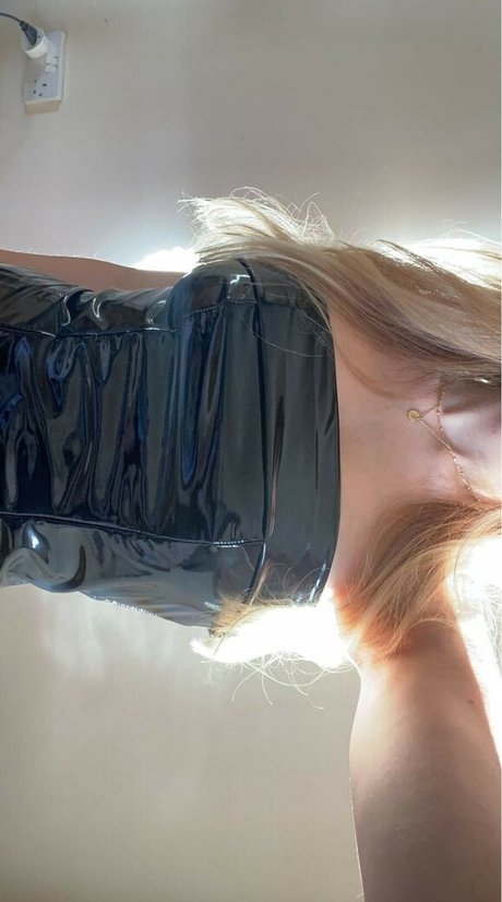 dünne ebenholz-teen-onlyfans kostenlos nackt Premium