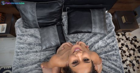 Liv Revamped OnlyFans Fotos