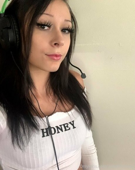 autumn2blazed OnlyFans Nacktbilder