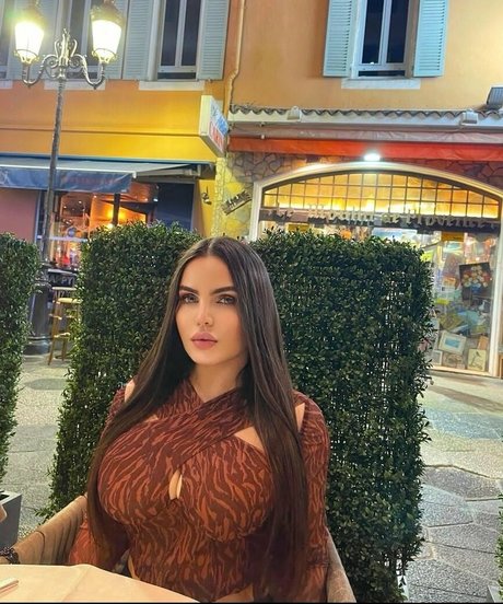 Noure Sahli Neue geleakte OnlyFans-Inhalte