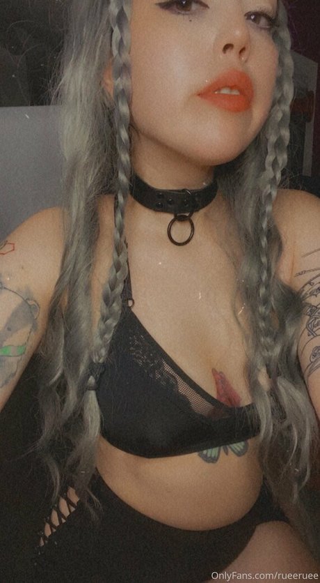 rueeruee XXX OnlyFans