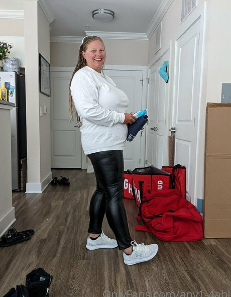 any1 4abj Leaks von Nacktbildern auf OnlyFans