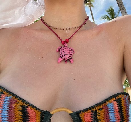 Sophia Rose Turino Oben ohne OnlyFans