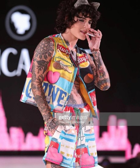 Vas Hal OnlyFans Archiv