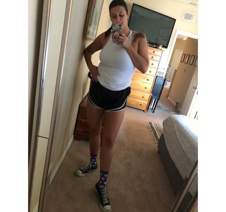 tallnerdywoman OnlyFans Striptease