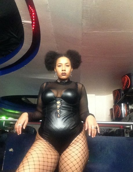 füße milf onlyfans Pornos Momentaufnahme