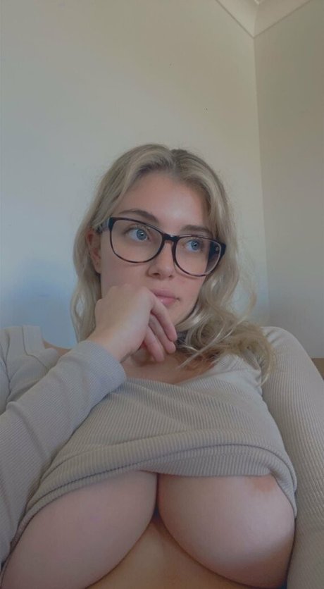 littletins OnlyFans-Leaks