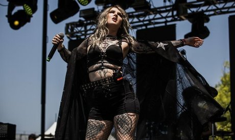 Mothica OnlyFans Bilder