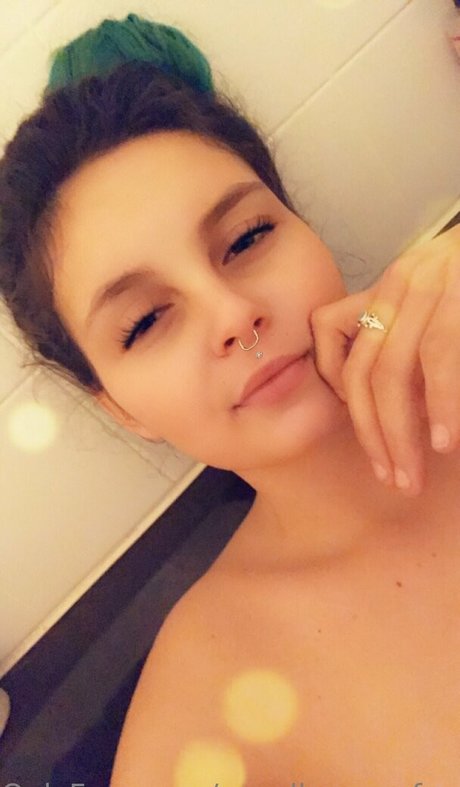 weedlovesuxfree OnlyFans-Model