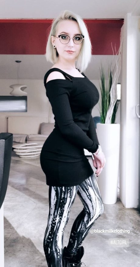 Methvespertine Titten OnlyFans