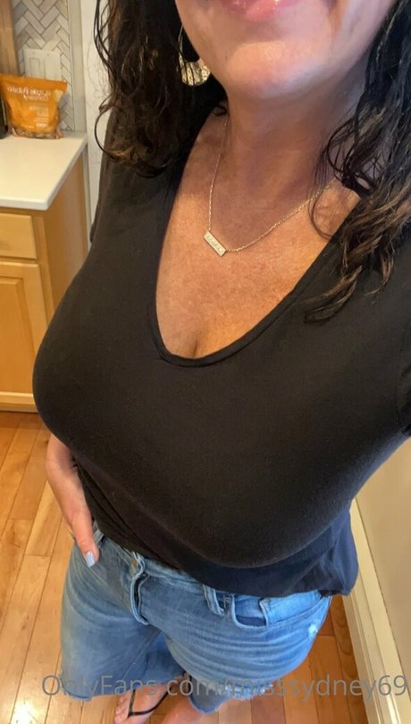 MissSydney69 OnlyFans Striptease