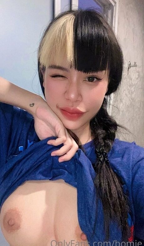 bomiekawakami OnlyFans-Leaks