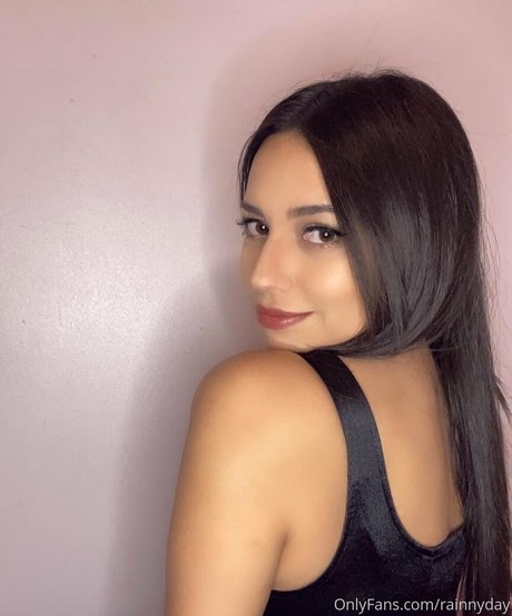 rainnyday OnlyFans Strip